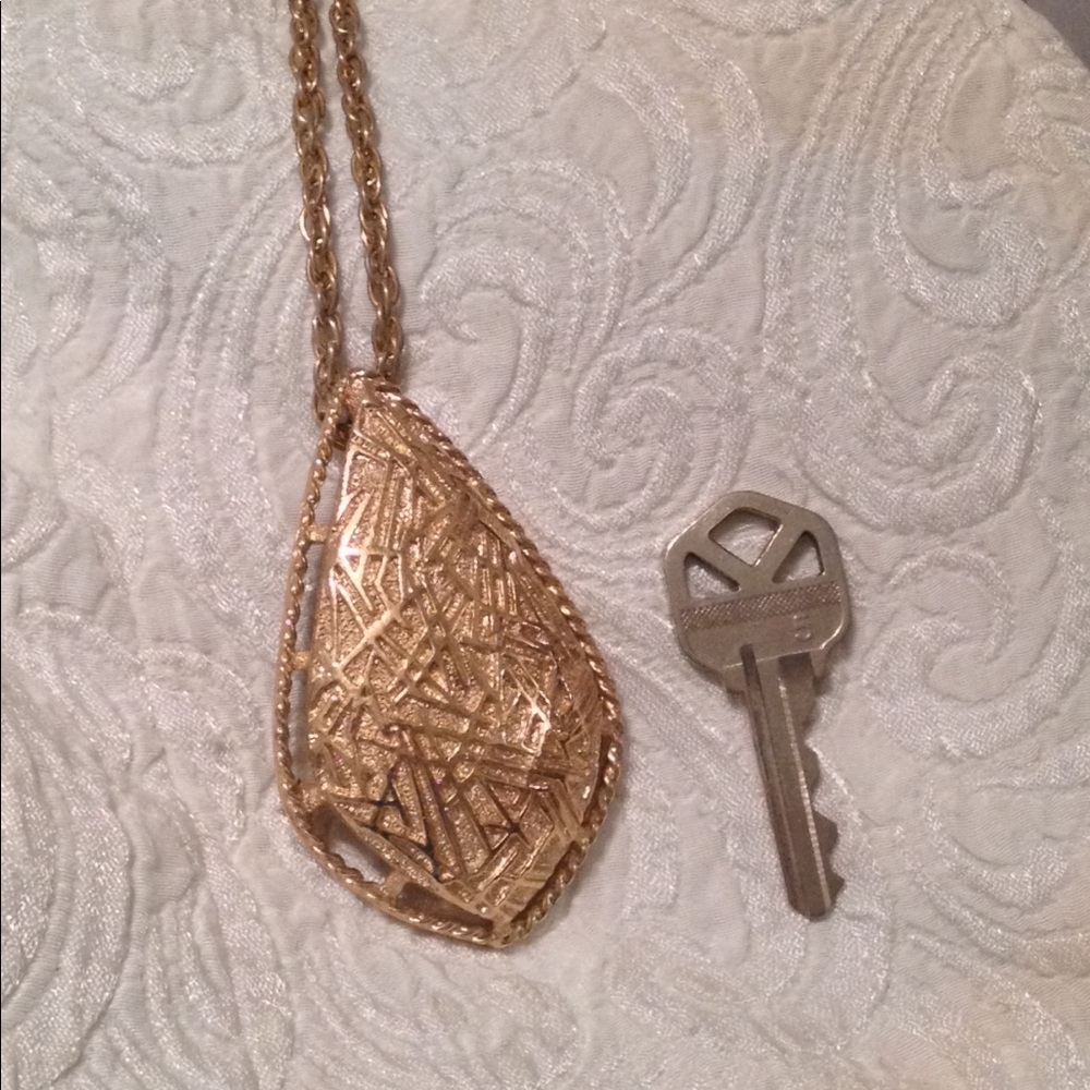 Sarah Coventry Necklace Brooch Pin